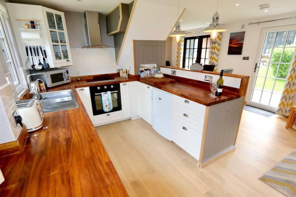 20 Tudor Court " Four Star Aa Accommodation" Χέιλ Εξωτερικό φωτογραφία